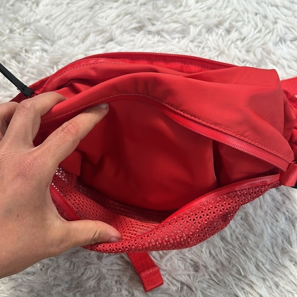 Lululemon All Hours Belt Bag Carnation Red - Picture 4 of 6